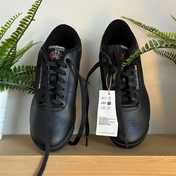 Women's Princess Wide Shoes - Picture 1 of 6